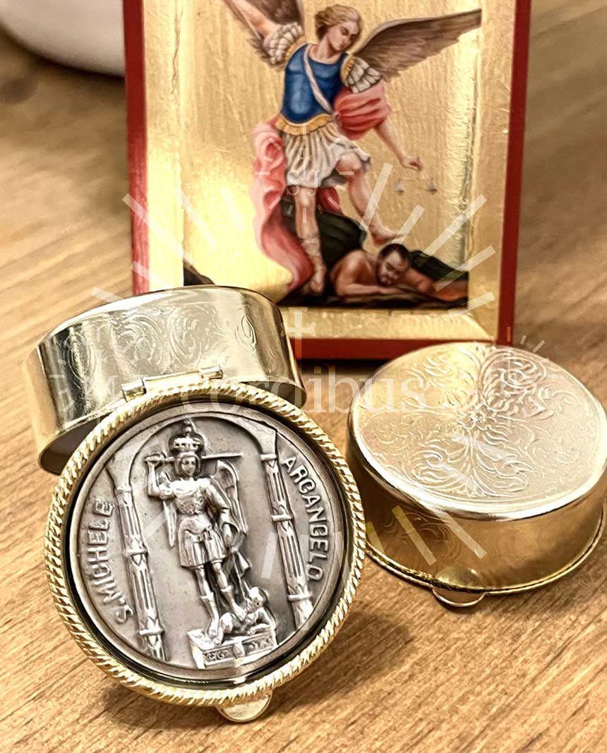 Estuche "San Miguel Arcángel plata y oro"