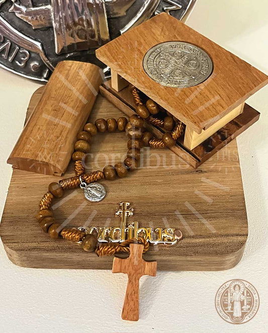 Estuche con rosario "San Benito"