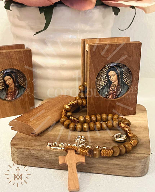 Estuche con rosario "Madre de Guadalupe"