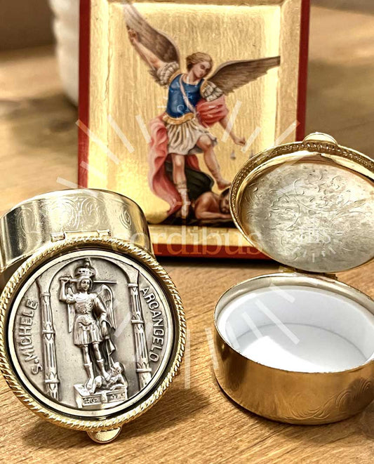 Estuche "San Miguel Arcángel plata y oro"